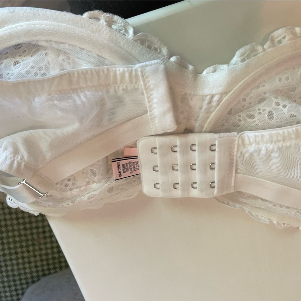 The Fabulous by Victoria's Secret Full Cup Bra, 36DDD, White Eyelet - Picture 10 of 11